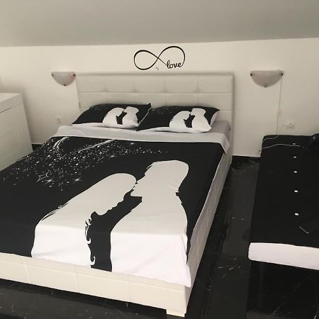Sunshine Apartments Karlobag Ngoại thất bức ảnh