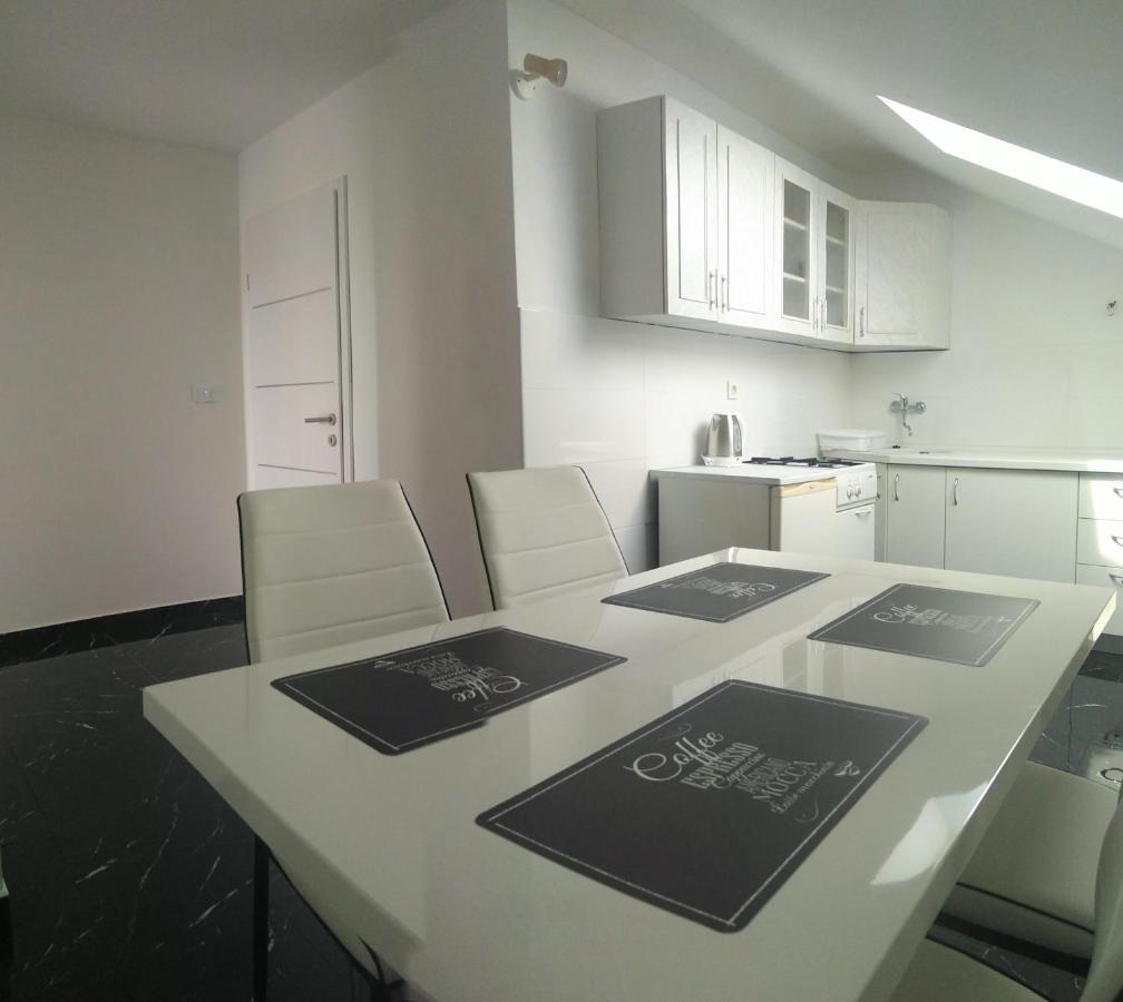 Sunshine Apartments Karlobag Ngoại thất bức ảnh