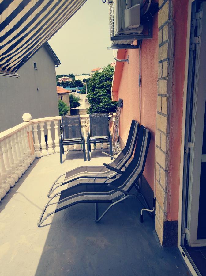 Sunshine Apartments Karlobag Ngoại thất bức ảnh