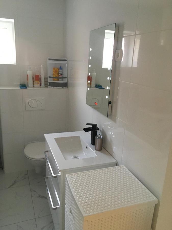 Sunshine Apartments Karlobag Ngoại thất bức ảnh