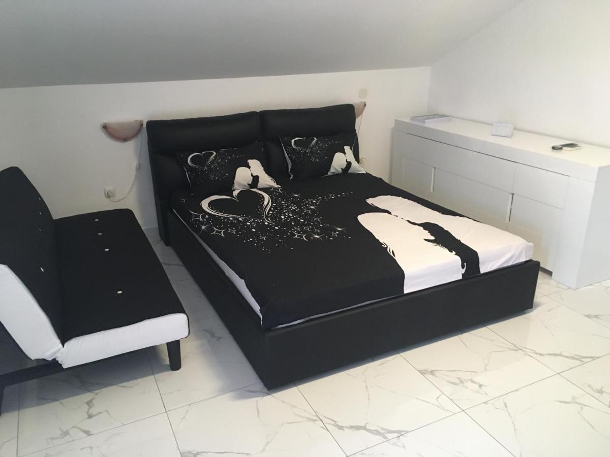 Sunshine Apartments Karlobag Ngoại thất bức ảnh